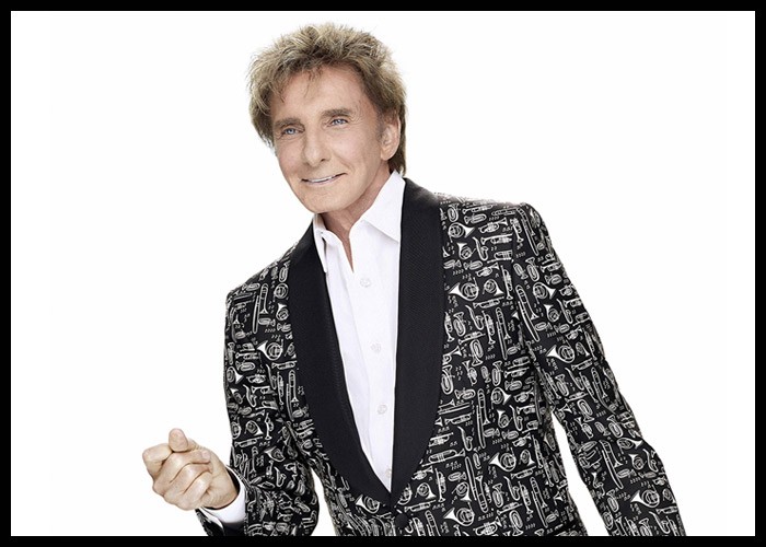 Barry Manilow Misses Opening Night Of ‘Harmony’ Musical After Testing Positive For Covid