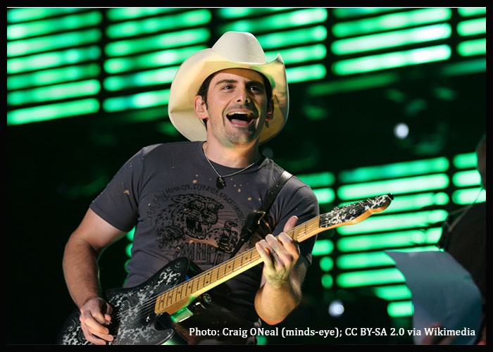 Brad Paisley, Wife Kimberly Announce Second Annual ‘Groceries With Dignity & Comedy Without’