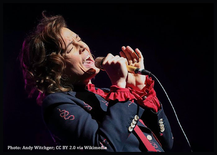 Brandi Carlile Joins Big Bird, Snuffleupagus On ‘Sesame Street’ To Sing About Nature