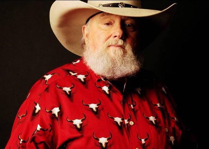 Posthumous Charlie Daniels ‘Duets’ Album To Feature Dolly Parton, Brad Paisley & More