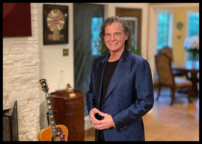 ‘Raindrops Keep Fallin’ On My Head’ Singer B.J. Thomas Dead At 78