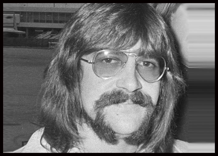 Moody Blues Co-Founder, Drummer Graeme Edge Dead At 80