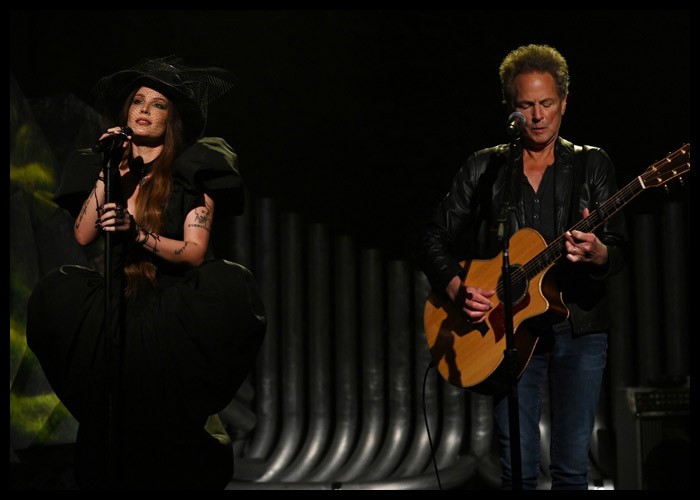 Lindsey Buckingham Joins Halsey On ‘Darling’ During ‘SNL’ Performance