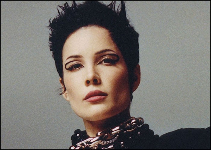 Halsey Signs With Columbia Records Following Split From Capitol Records