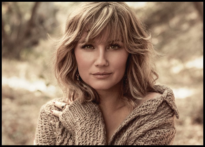 Jennifer Nettles Joining Cast Of Sara Bareilles’ ‘Waitress’ On Broadway