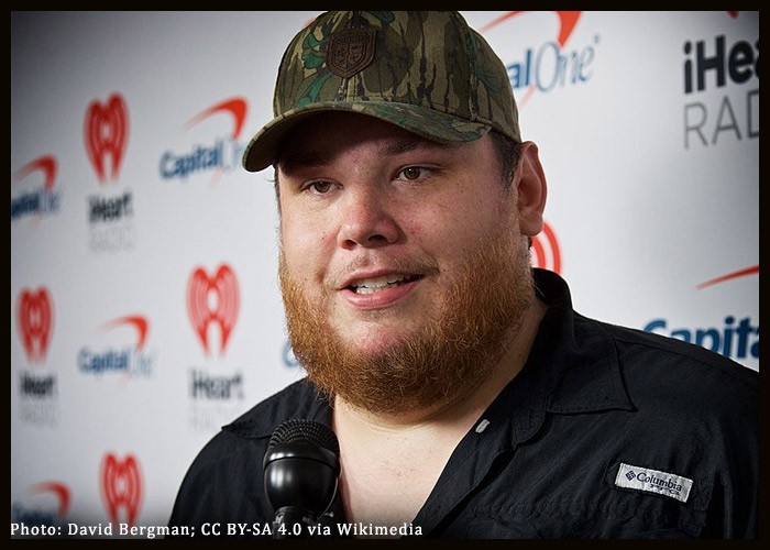 Luke Combs Announces New Album ‘Fathers & Sons’