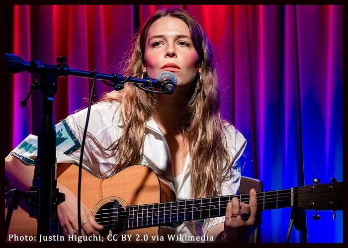 Maggie Rogers Teases New Single ‘Don’t Forget Me’