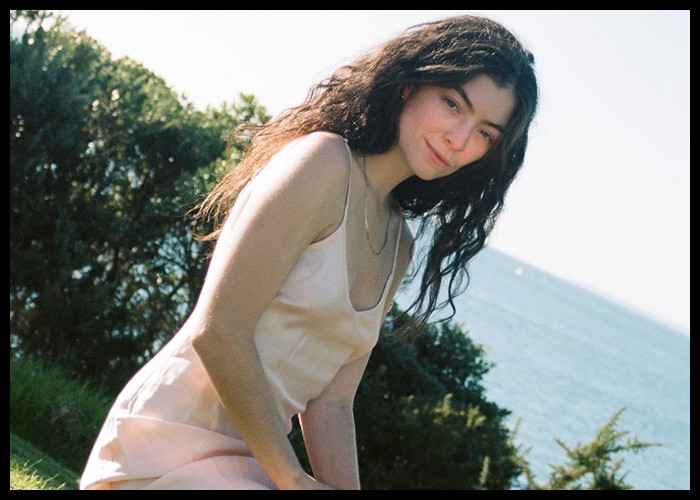 Lorde Shares ‘Extremely Satirical’ New Single ‘Mood Ring’