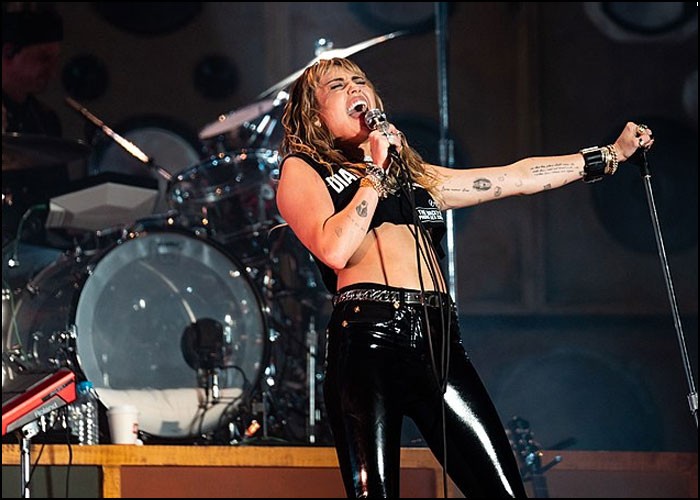 Miley Cyrus Announces First-Ever Live Album ‘Attention’