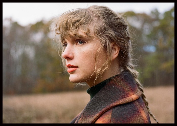 Taylor Swift Drops ’90s Remix Of ‘Willow’ After Breaking Vinyl Sales Record