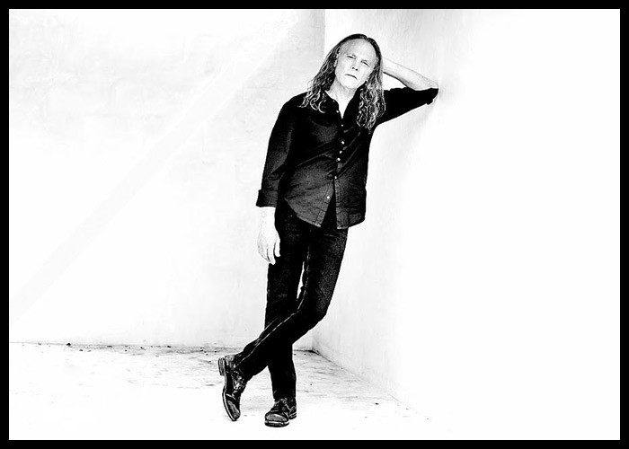 The Eagles’ Timothy B. Schmit Shares New Single ‘Heartbeat’