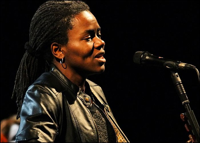 Tracy Chapman Becomes First Black Woman To Top Billboard’s Country Airplay Chart As Sole Writer